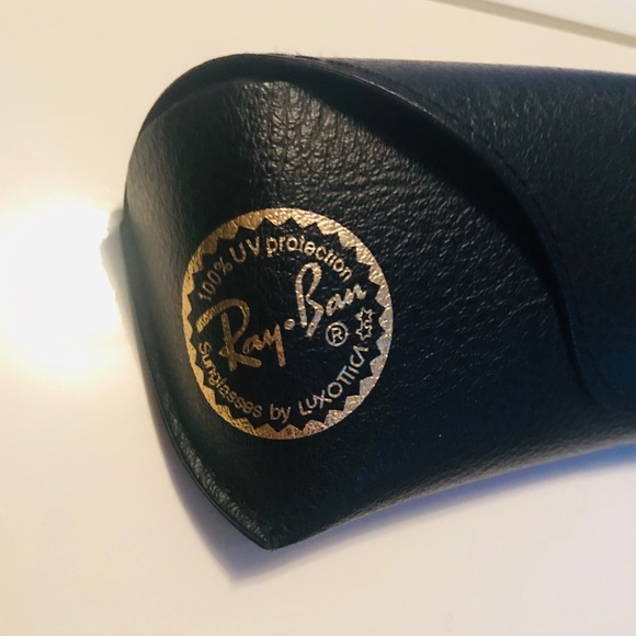 Men’s Black Ray Ban sunglass case with cleaning cloth - part of 5 for $25 bundle - Picture 2 of 9